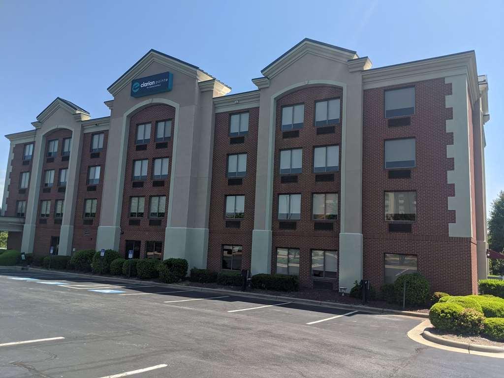 Отель Clarion Pointe Greensboro Airport Экстерьер фото