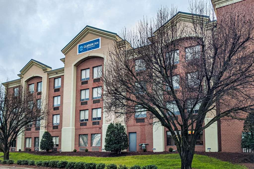 Отель Clarion Pointe Greensboro Airport Экстерьер фото